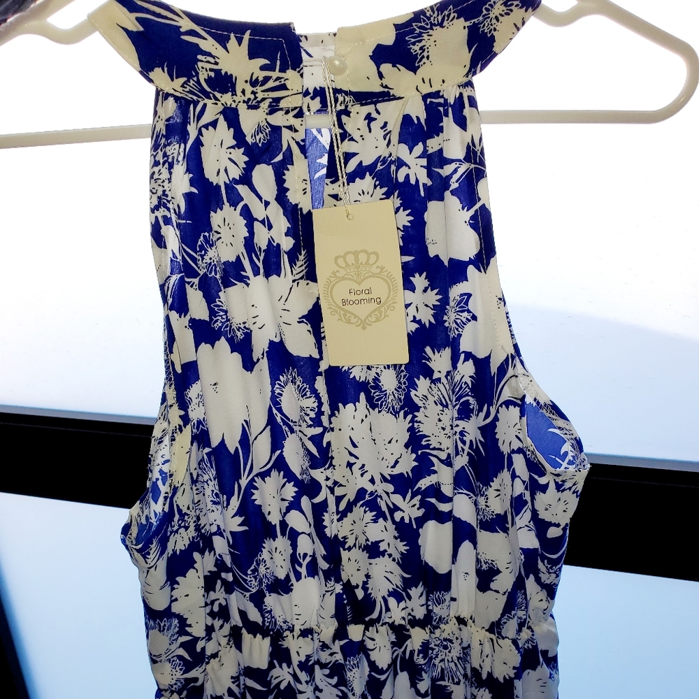 New long floral sleeveless summer dress. - Picture 5 of 5